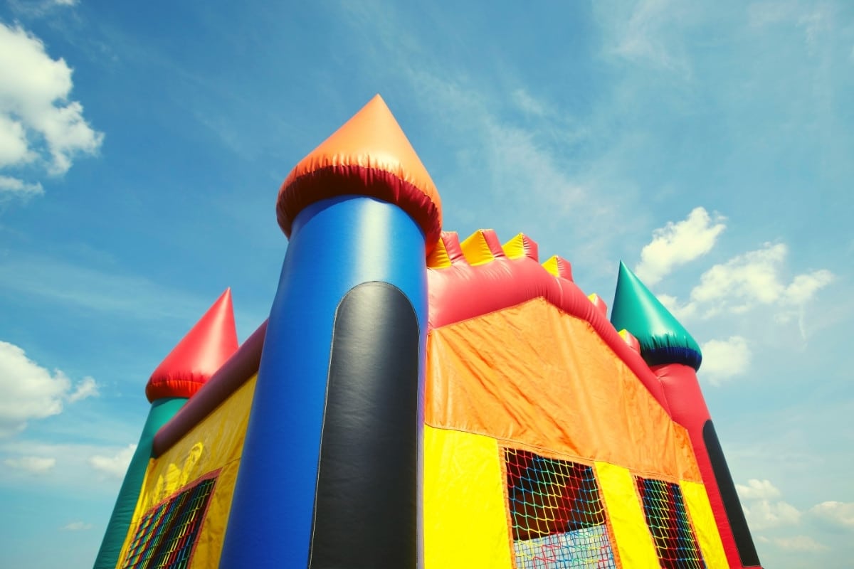 6 Best Bounce Houses For Home Use In 2024 Shelf